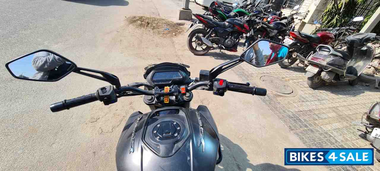 Black Bajaj Dominar 400 ABS BS6