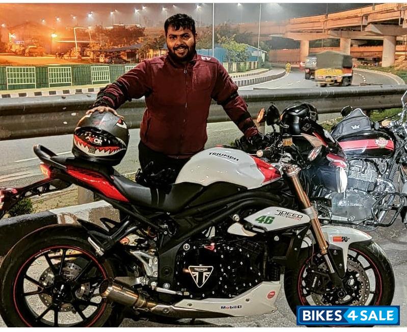 Triumph  Speed triple 1050