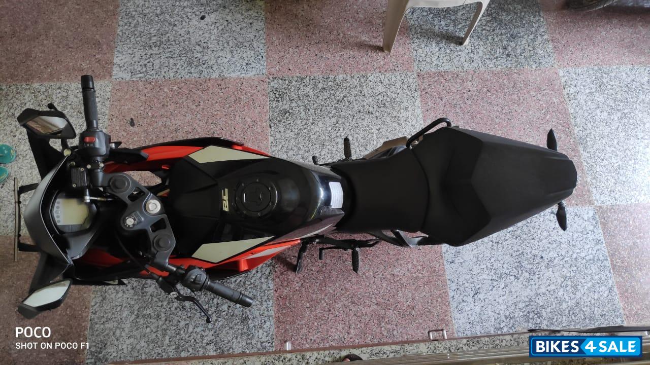 Black & White KTM RC 390 Black & White KTM RC 390