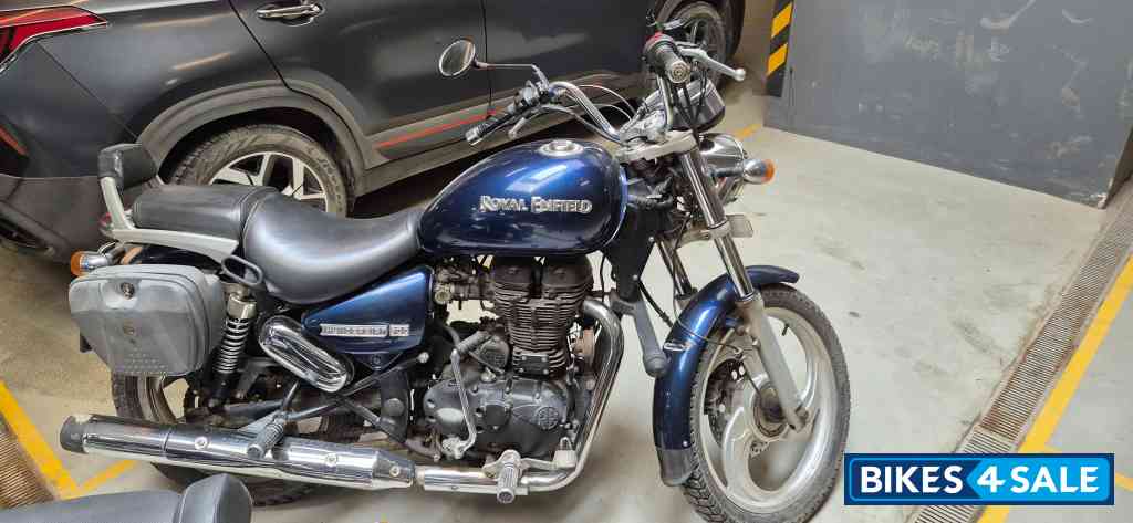 Blue Royal Enfield Thunderbird 500