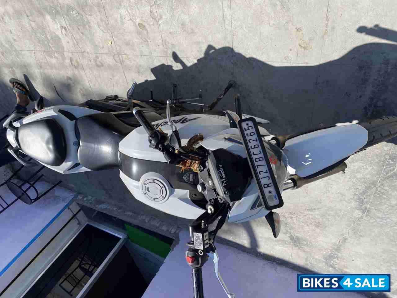 TVS Apache RTR 200 4V