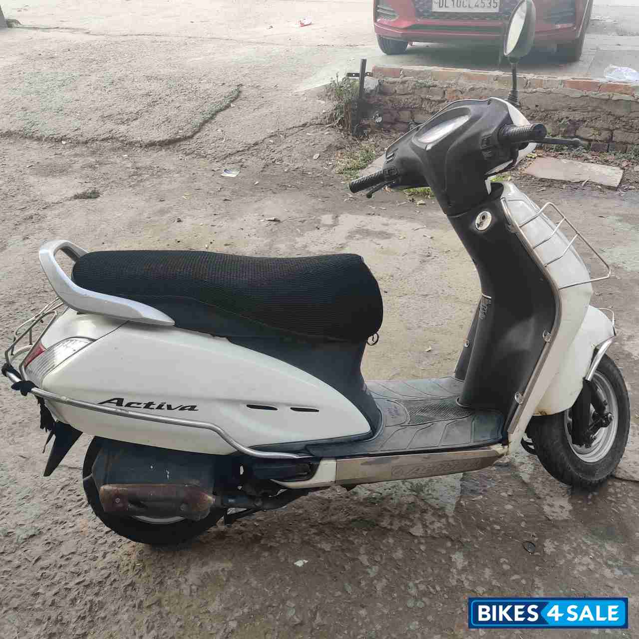 White Honda Activa White Honda Activa