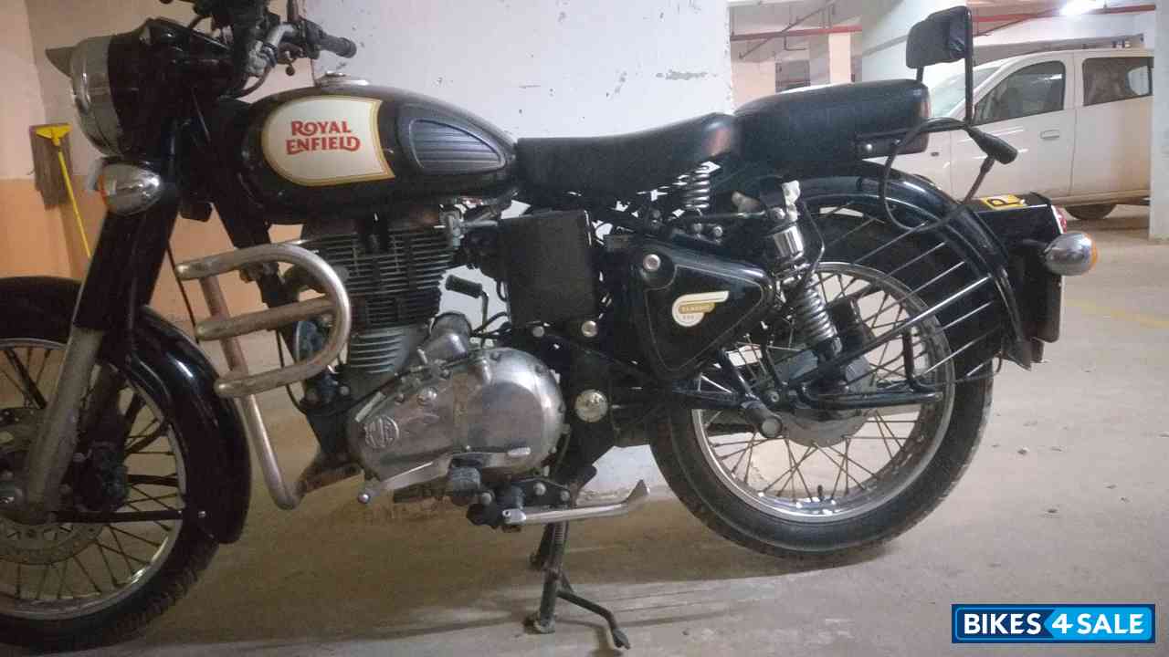 Black Royal Enfield Classic 350