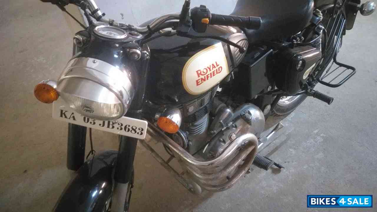 Black Royal Enfield Classic 350