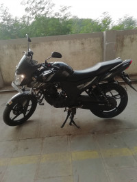 Black Yamaha SZ-RR V2