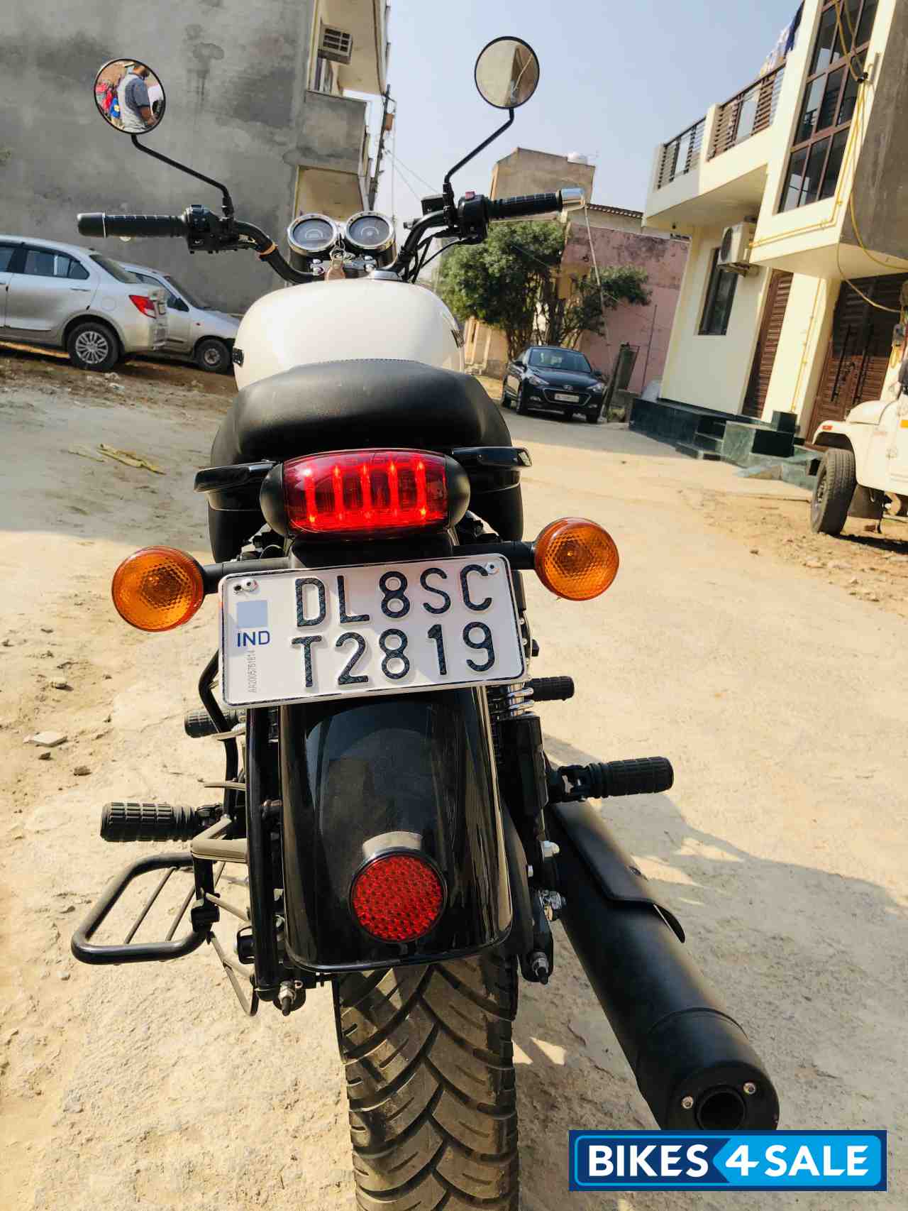 White Royal Enfield Thunderbird X 350