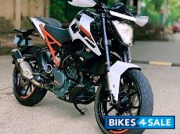Black And White KTM Duke 250