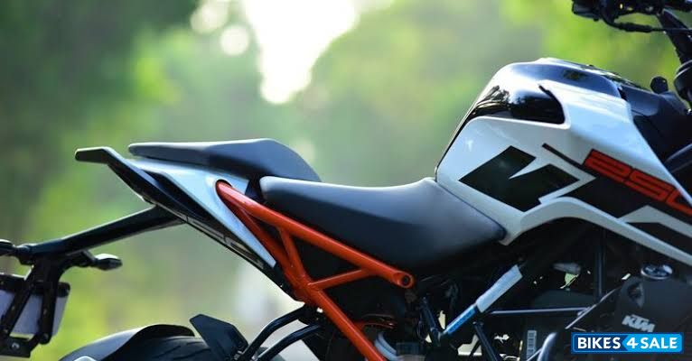Black And White KTM Duke 250