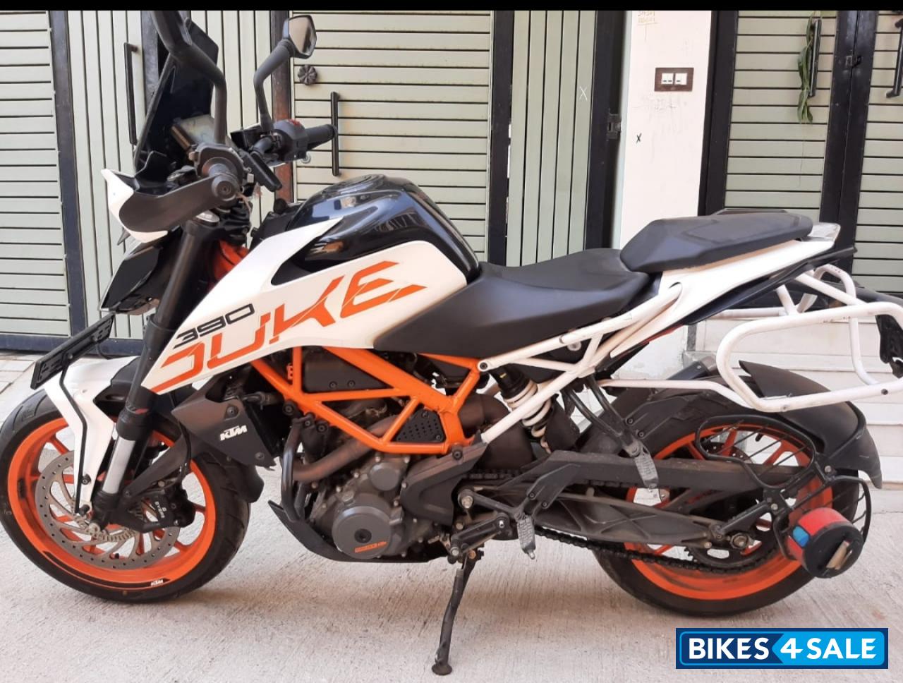 White KTM Duke 390