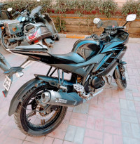 Black Yamaha YZF R15 V2