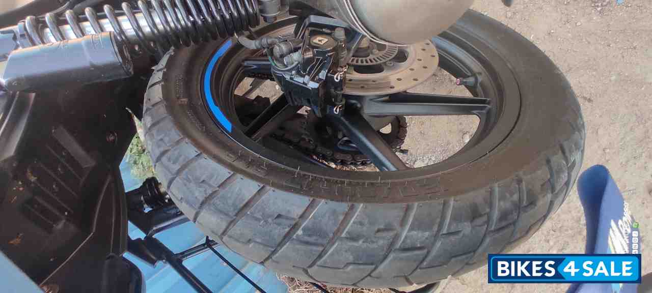 Bajaj Pulsar 220 DTSFi