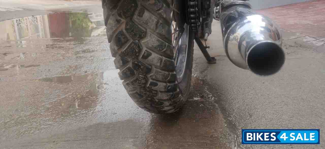 Royal Enfield Classic Chrome maroon