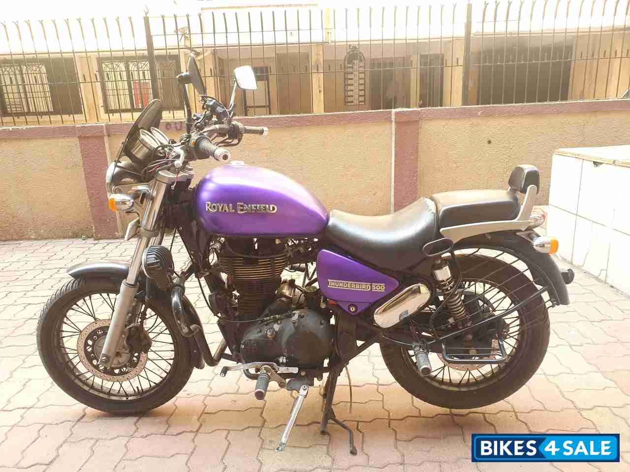 Matt Black Royal Enfield Thunderbird 500 Matt Black Royal Enfield Thunderbird 500