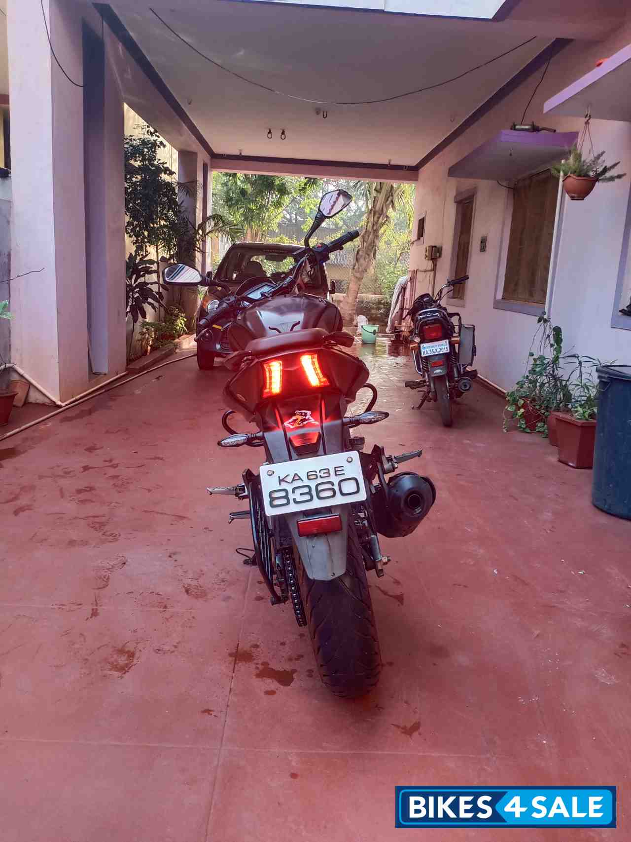 Bajaj Dominar 400