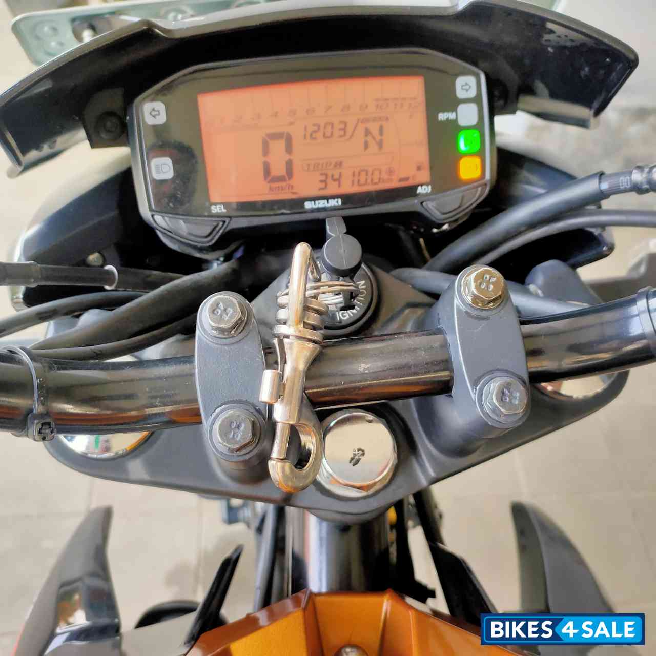 Black Gold Suzuki Gixxer ABS