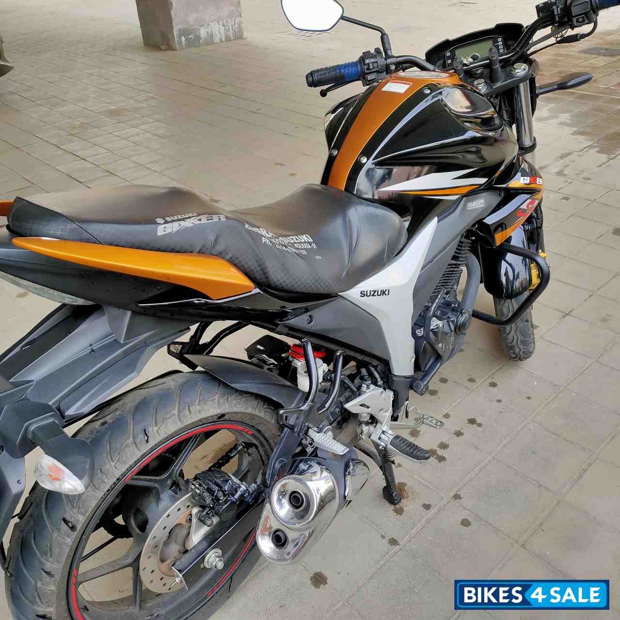 Black Gold Suzuki Gixxer ABS