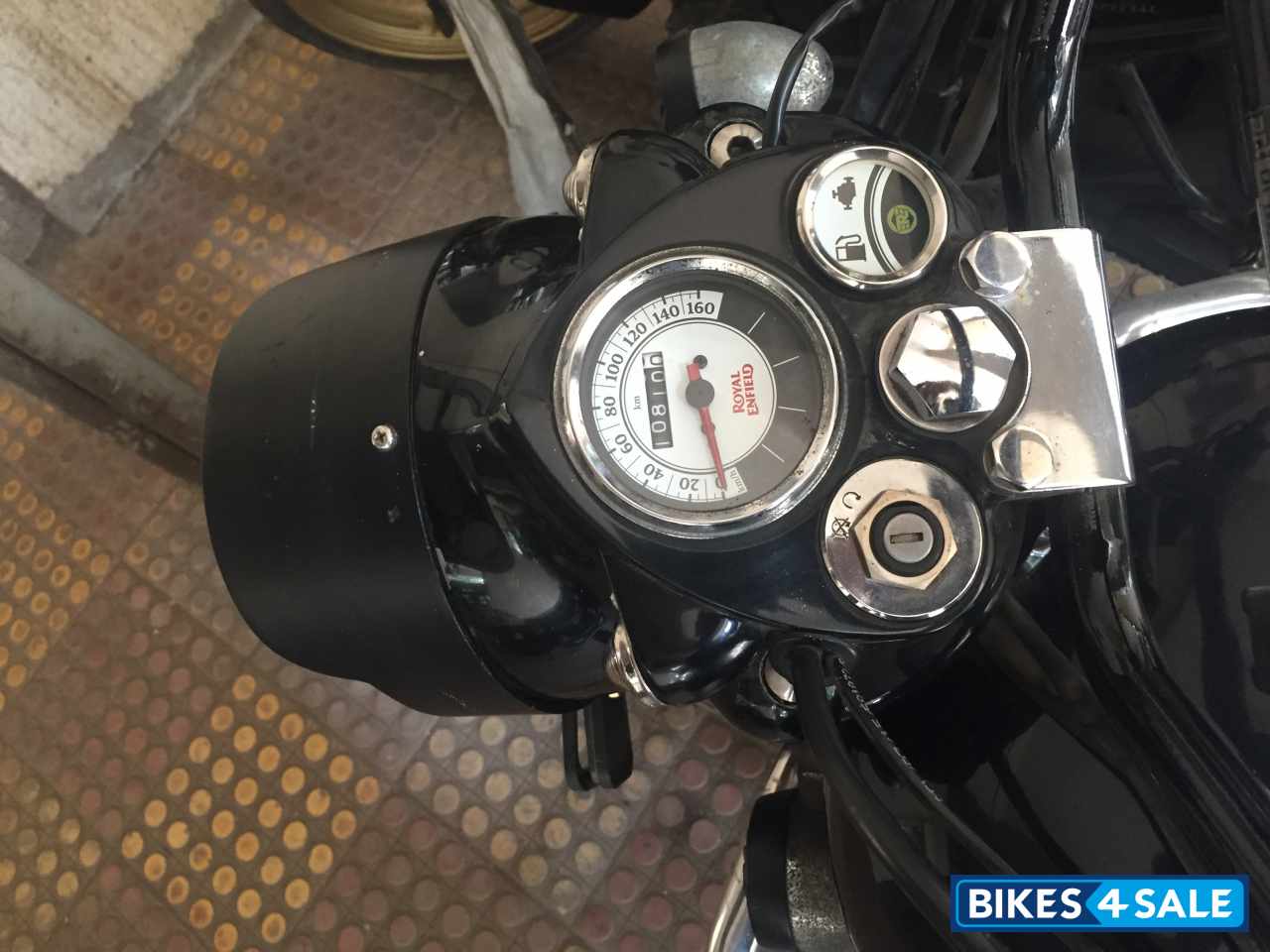 Black Royal Enfield Classic 500