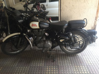 Black Royal Enfield Classic 500
