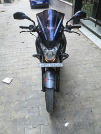 Sparkling Black + Ma Bajaj Pulsar 200 NS ABS