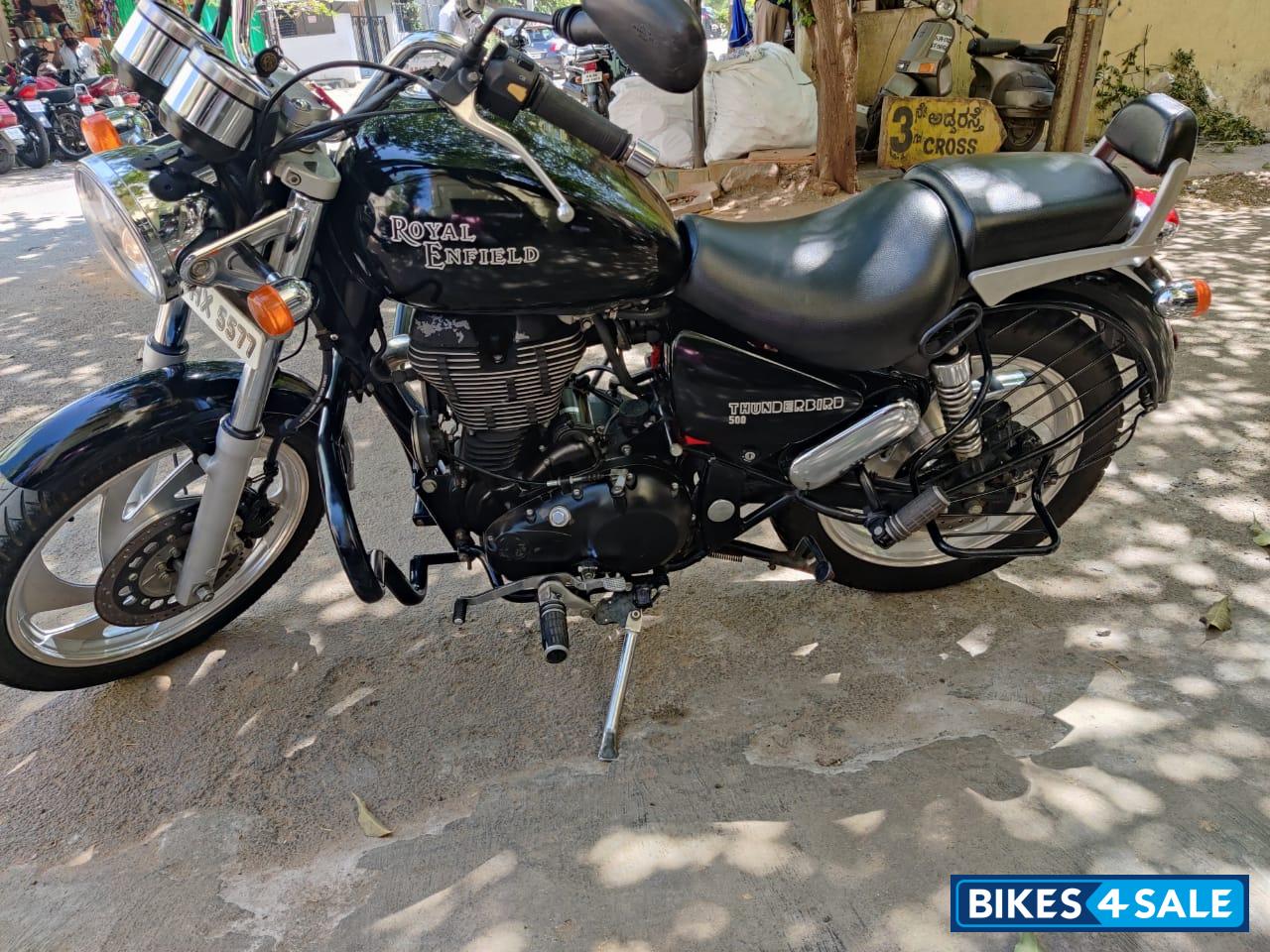 Black Royal Enfield Thunderbird 500 Black Royal Enfield Thunderbird 500