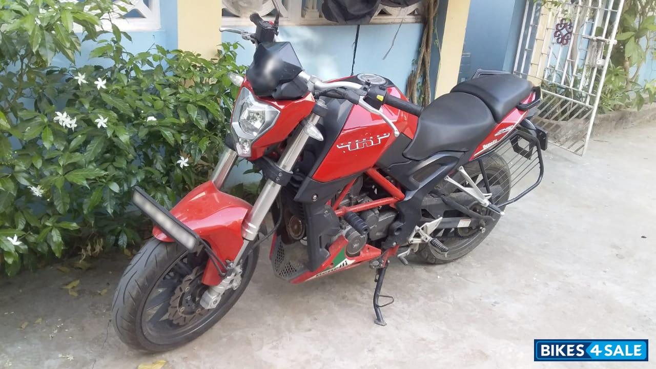 Red Benelli TNT 25