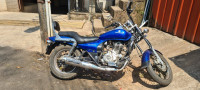 Blue Bajaj Avenger 220 DTS-i