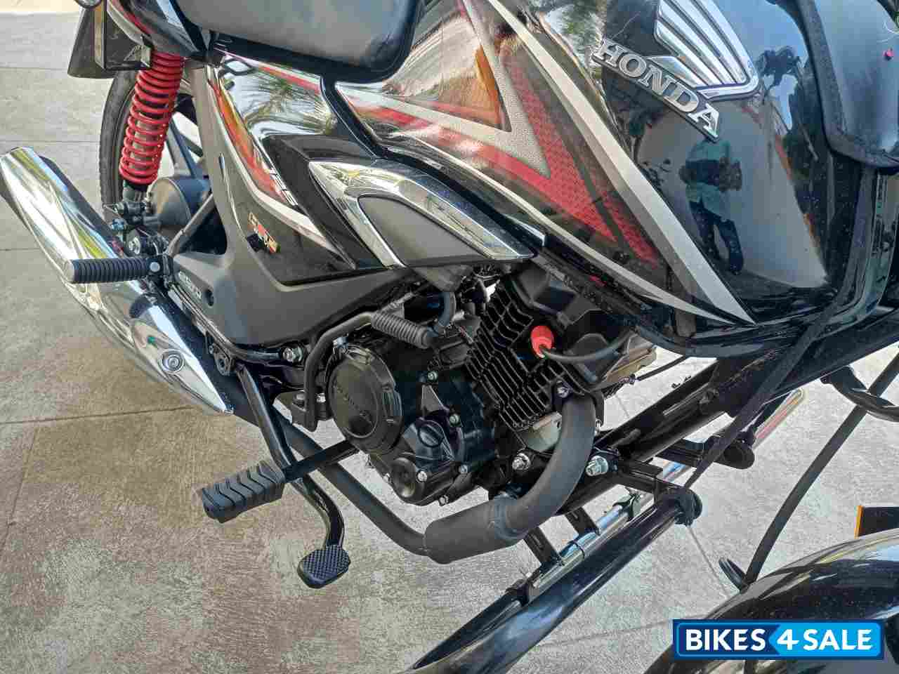 Black Honda Shine BS6