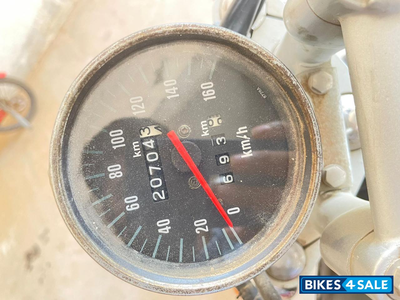 Black Bajaj Avenger 220 DTS-i