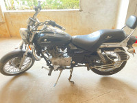 Black Bajaj Avenger 220 DTS-i