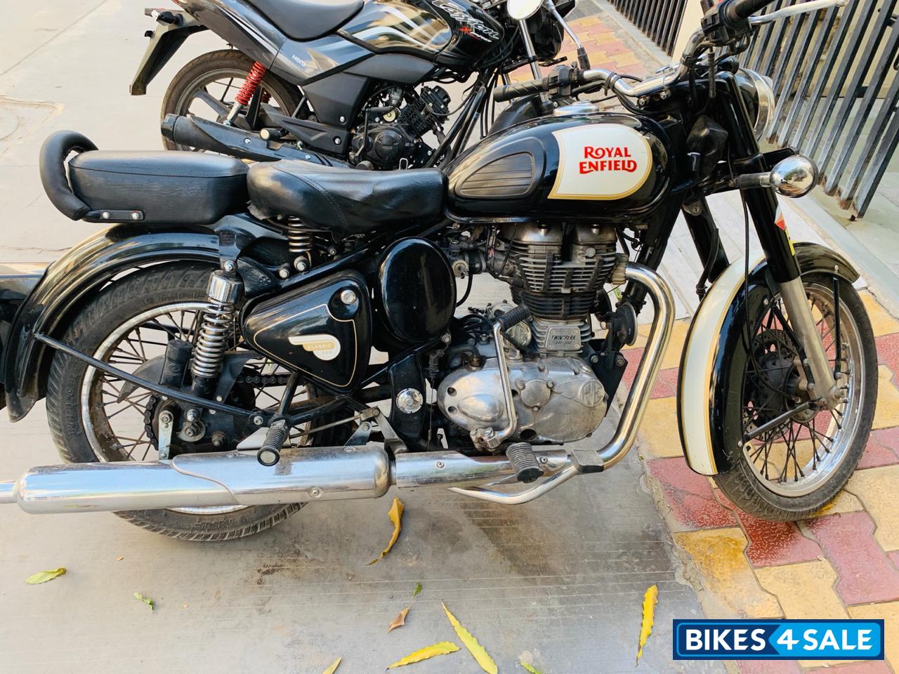 Royal Enfield Classic 500