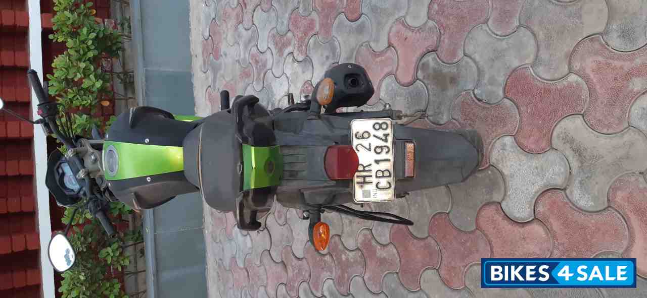 Green& Black Yamaha FZ-S