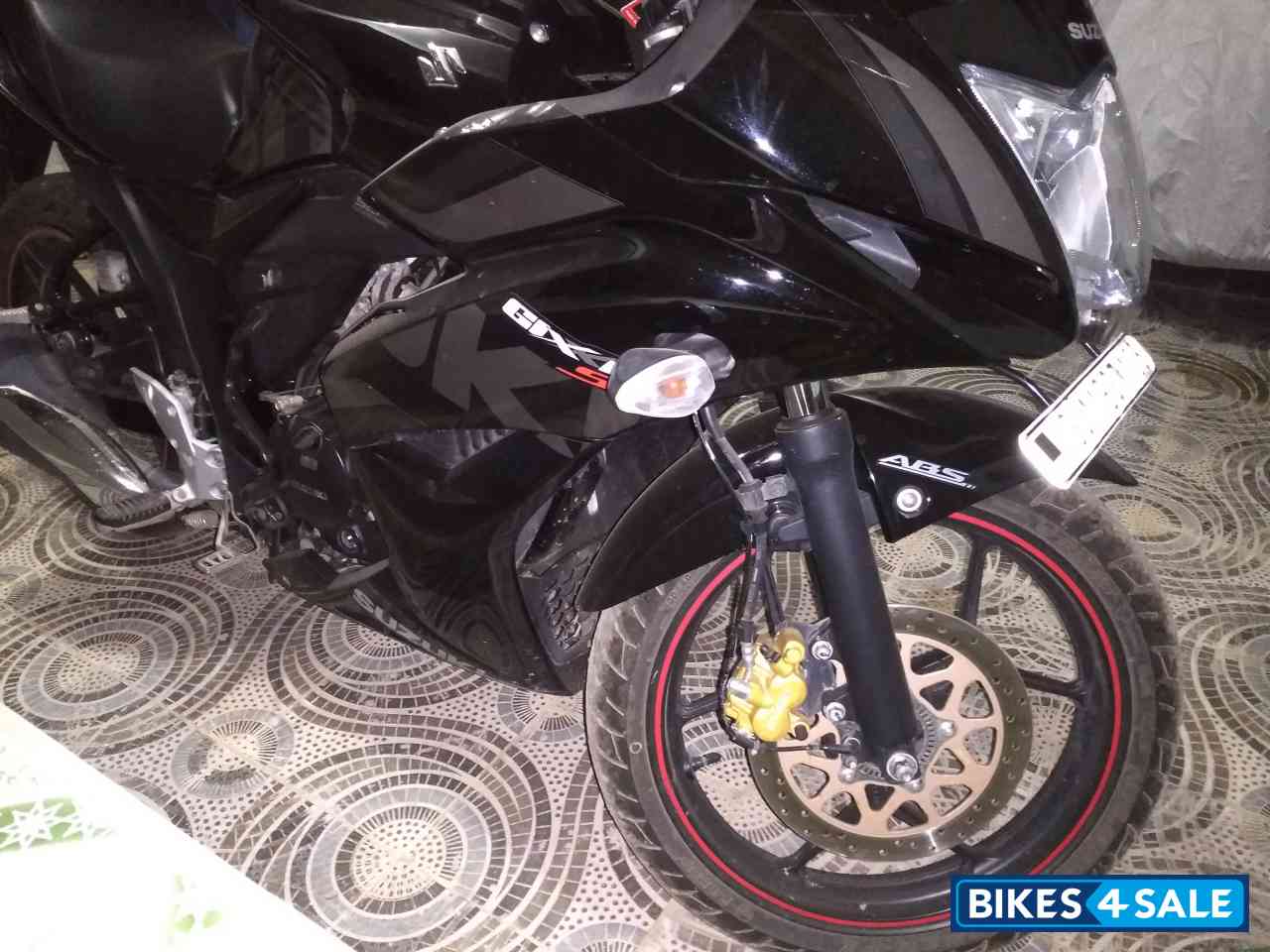 Suzuki Gixxer ABS