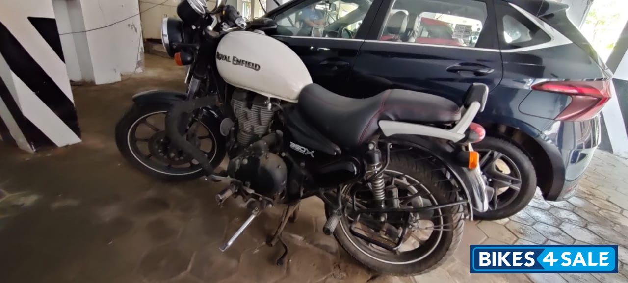 White Royal Enfield Thunderbird X 350