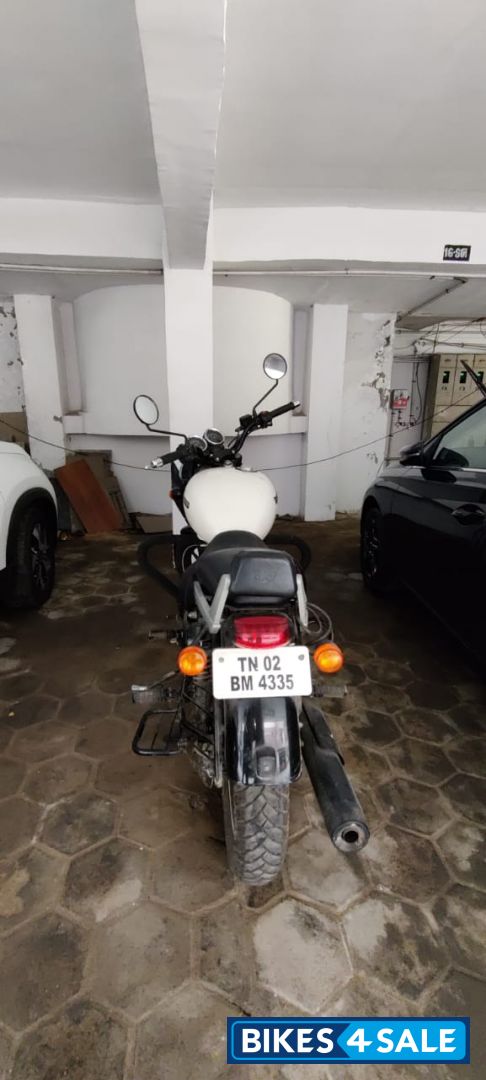 White Royal Enfield Thunderbird X 350