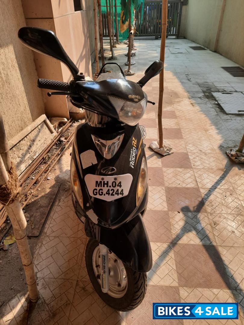 Black Mahindra Rodeo RZ