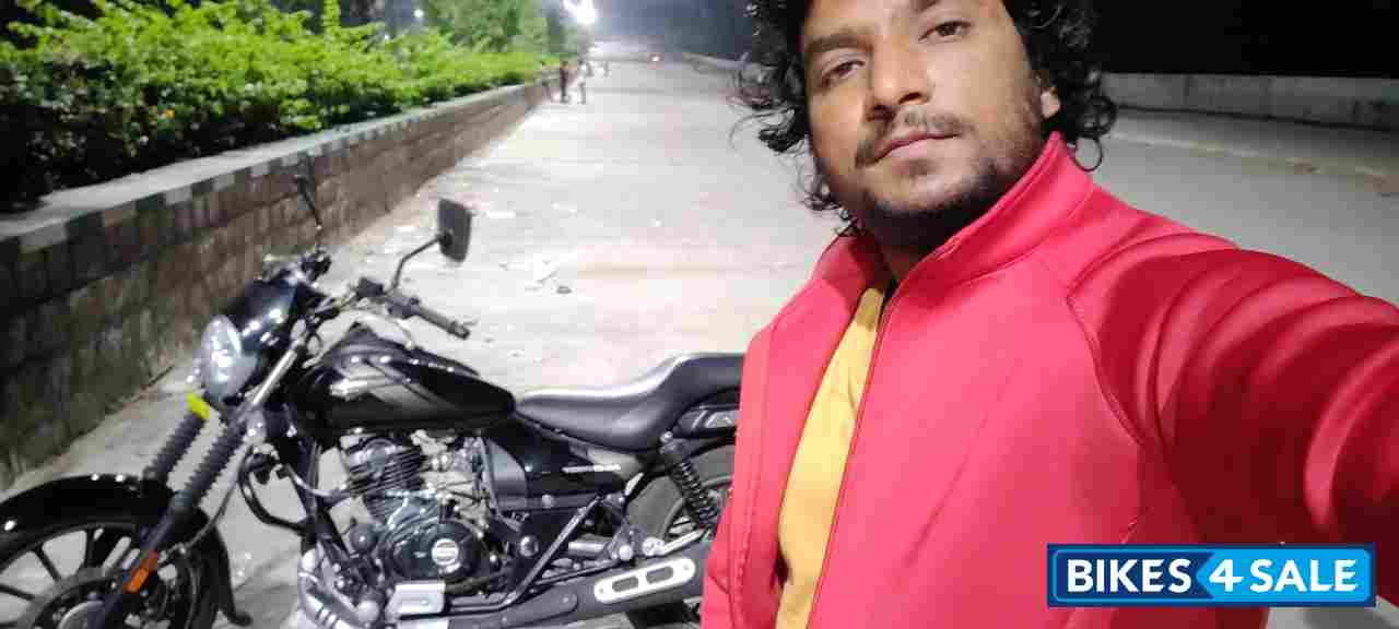 Black Bajaj Avenger Street 160 BS6