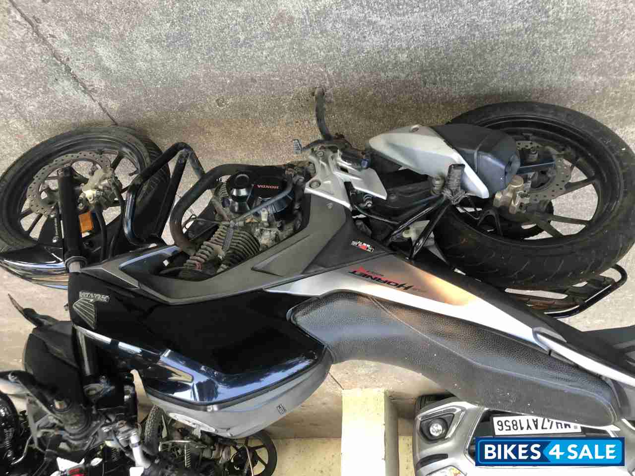 Black Honda CB Hornet 160R ABS Black Honda CB Hornet 160R ABS