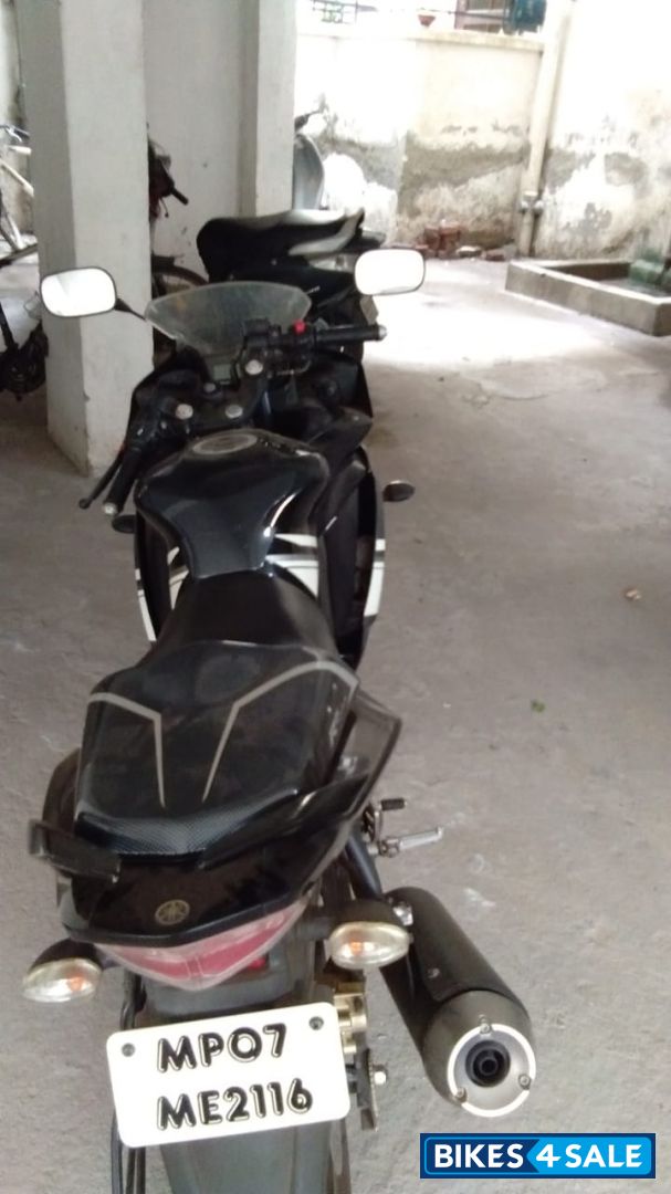 Black White Grey Yamaha YZF R15