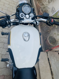White Royal Enfield Classic 350