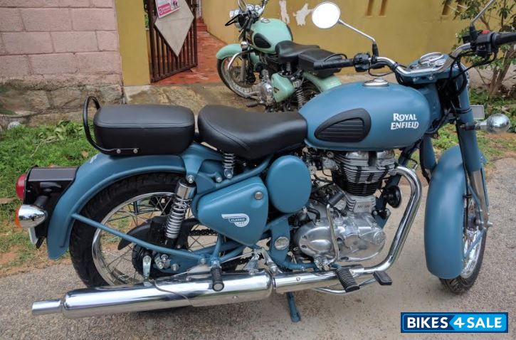 Squadron Blue Royal Enfield Classic 500 Squadron Blue Royal Enfield Classic 500