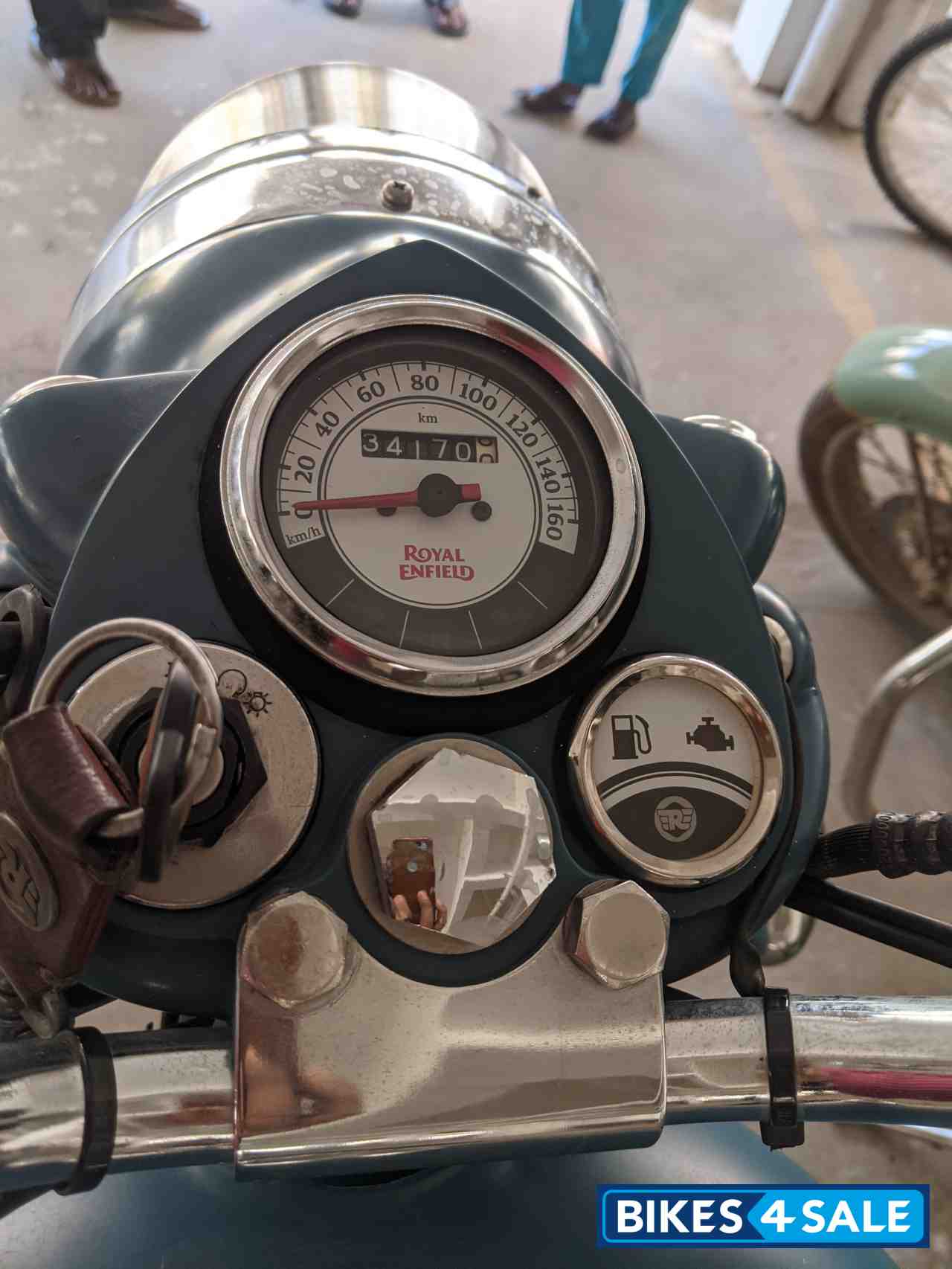 Squadron Blue Royal Enfield Classic 500 Squadron Blue Royal Enfield Classic 500