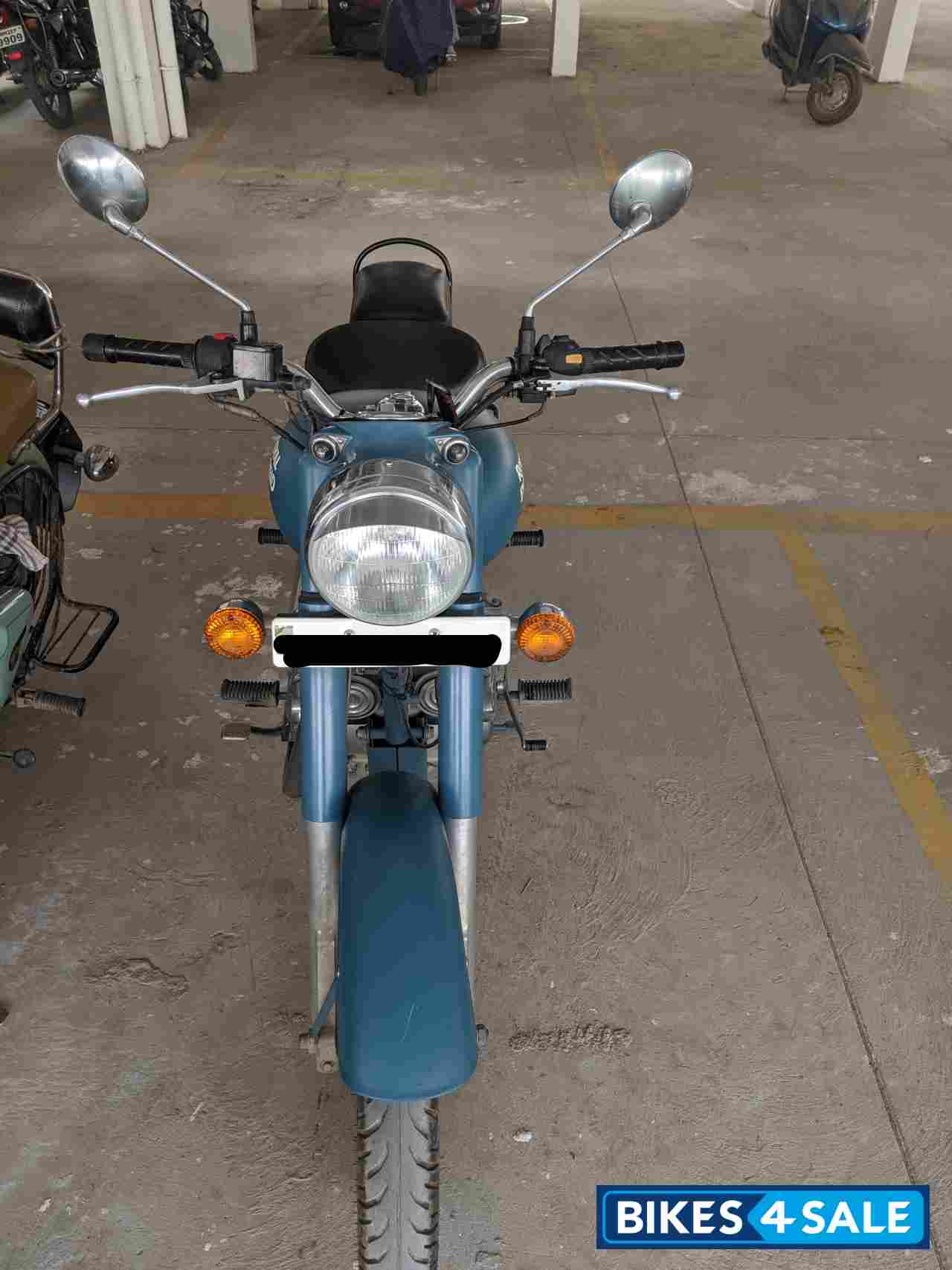 Squadron Blue Royal Enfield Classic 500 Squadron Blue Royal Enfield Classic 500