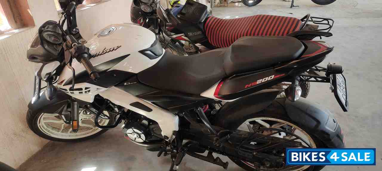 Bajaj Pulsar 200 NS