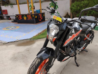 Black KTM Duke 200 ABS