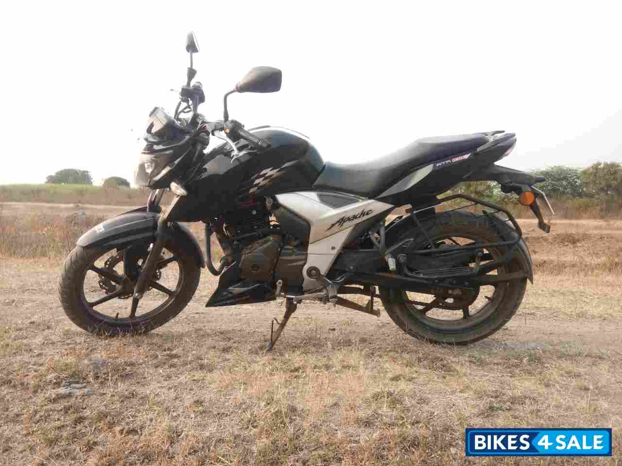 Black TVS Apache RTR 160 4V