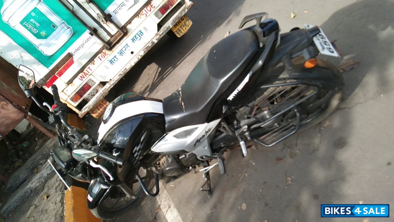 Black TVS Apache RTR 160 4V