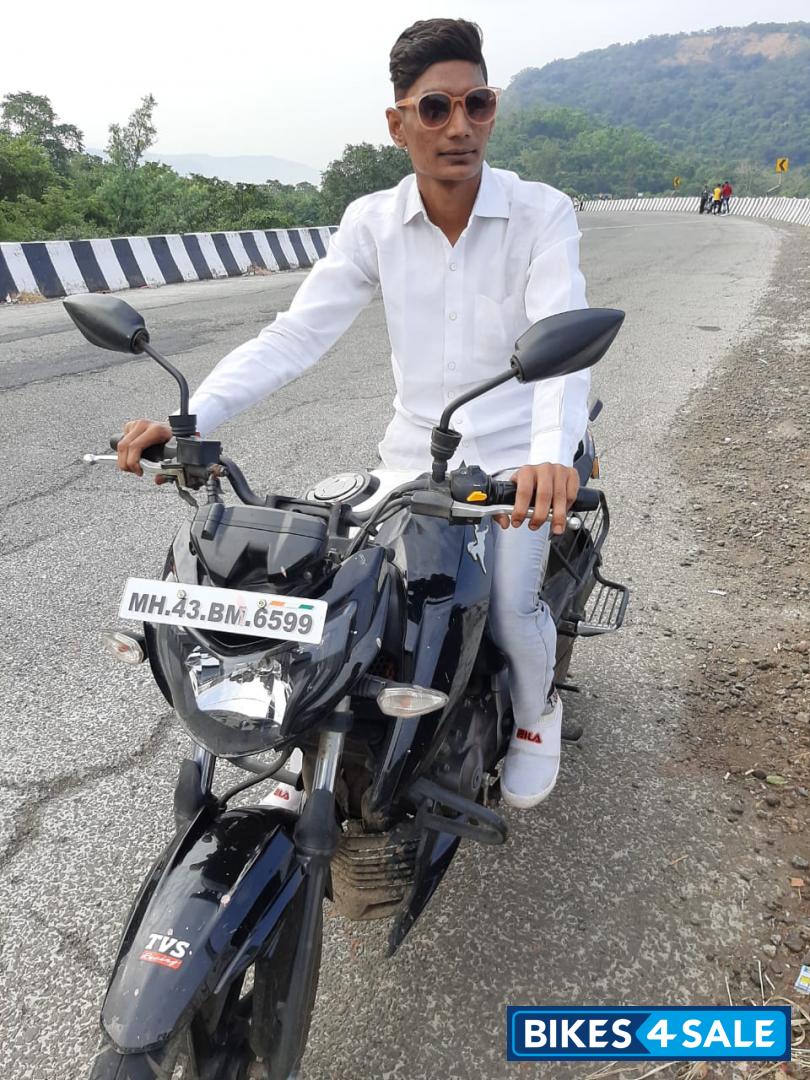 Black TVS Apache RTR 160 4V