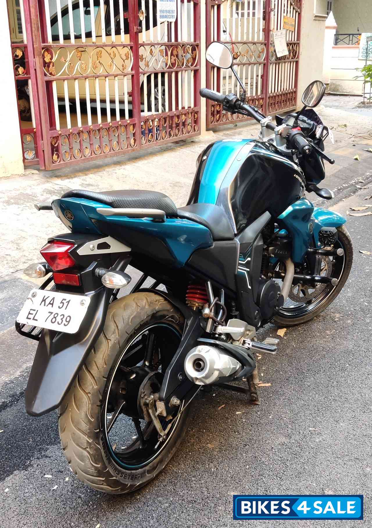 Blue Yamaha FZ-S FI V2