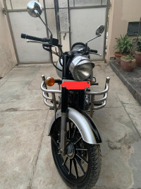 Royal Enfield Classic 500