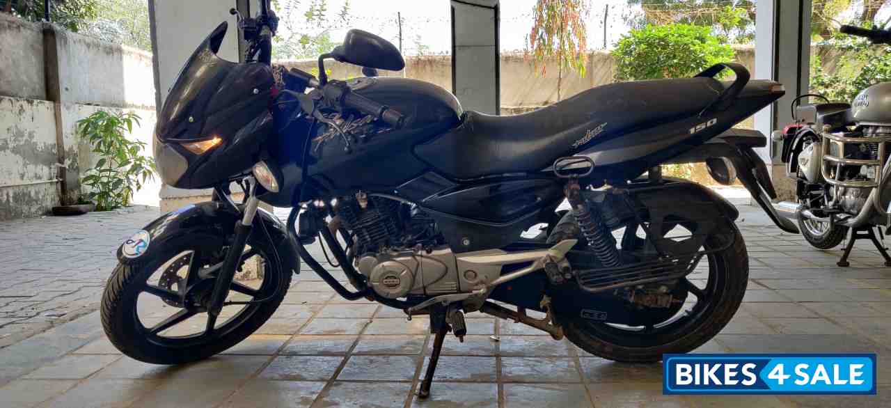 Black Bajaj Pulsar 150 DTSi